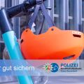 E-Scooter mit Helm