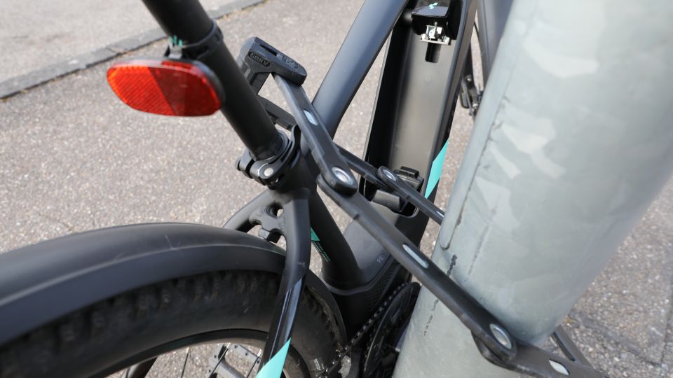 Sicherung E-Bike am Laternenmast