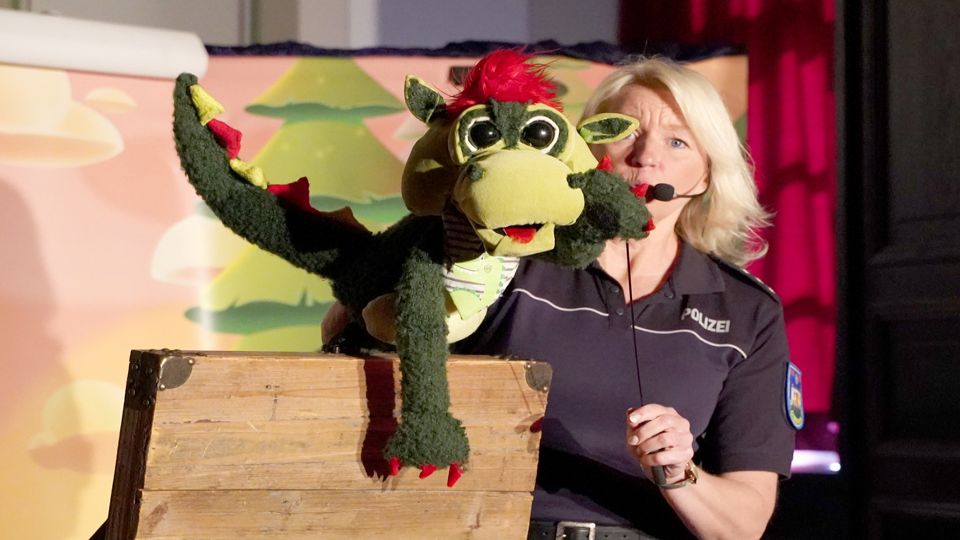 Puppenbühnenfestival 2025 Drache Feo