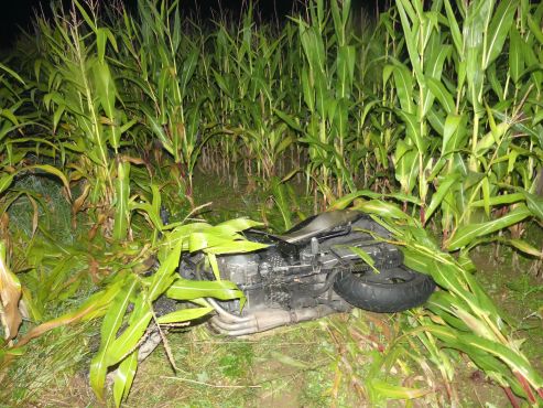 Ein 31-jähriger Motorradfahrer hat sich bei einem Sturz schwere Verletzungen zugezogen.