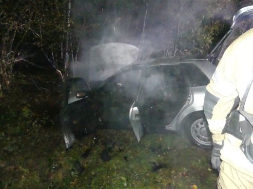 Auto geht in Flammen auf