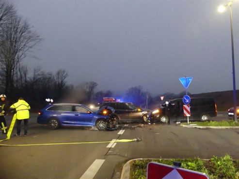 Fahrzeuge nach Verkehrsunfall