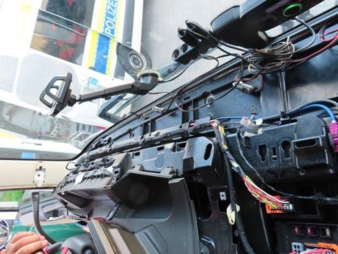 Fahrerkabine bei Suche nach manipulierten Komponenten
