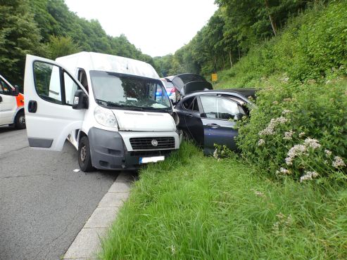 Fahrzeuge kollidierten im Einmündungsbereich